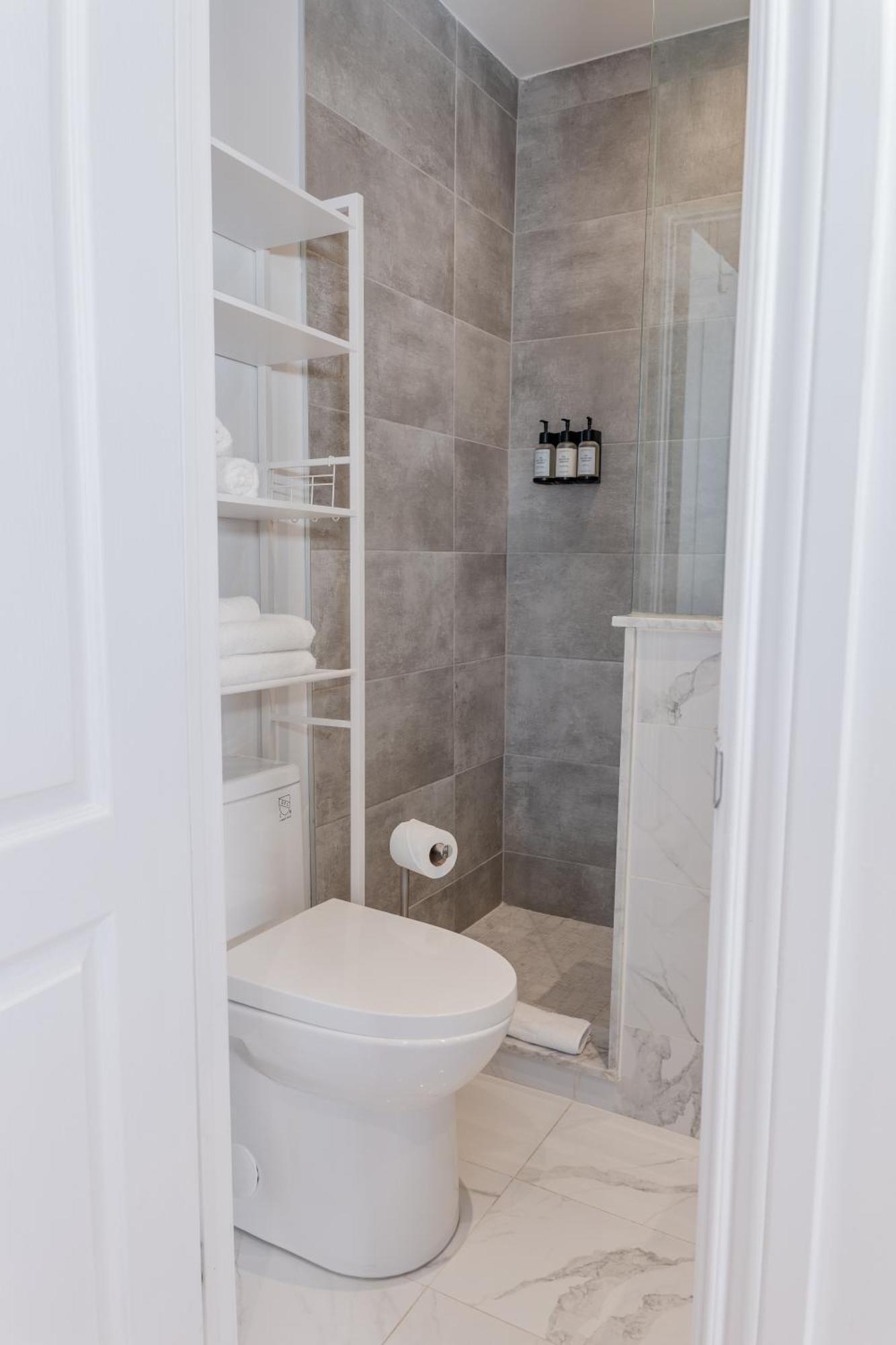 #8 - Refined - Self Check In - Plateau - St-denis - Ac - Tv Apartamento